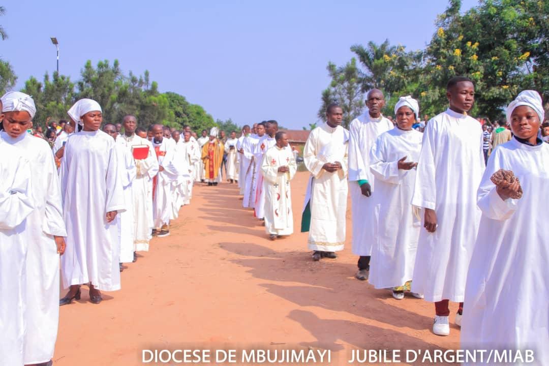 Jubile ouest procession entree 2jpg